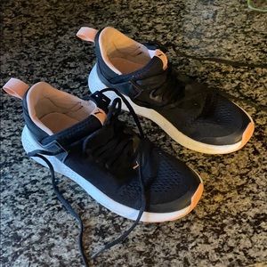 Black Puma Sneakers 6.5 Women’s